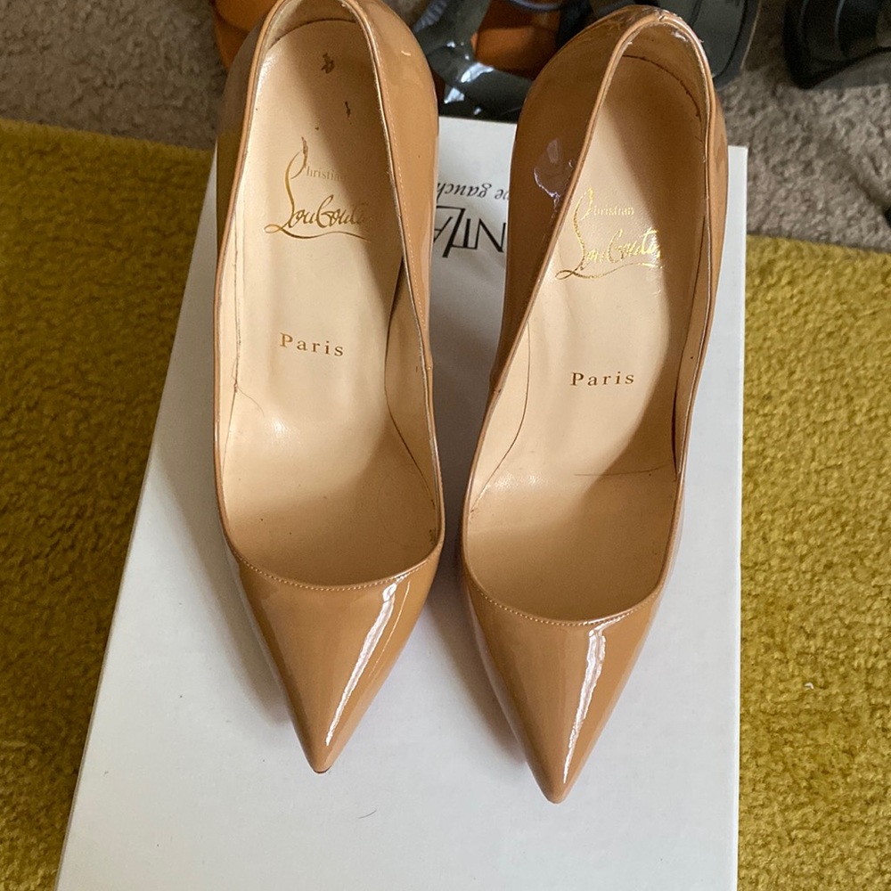 Christian Louboutin Size 36 Nude